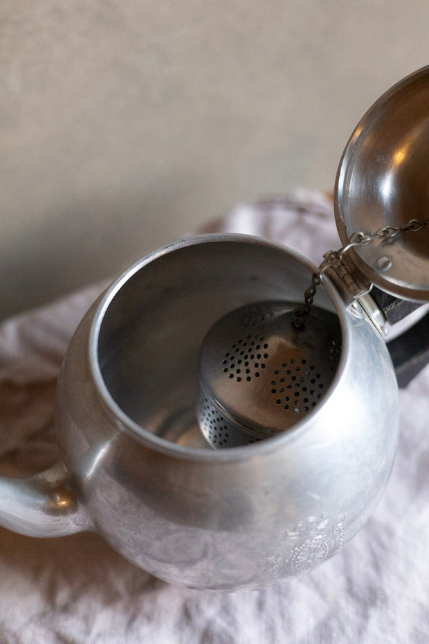 Aluminum Tea Pot with Tea Strainer