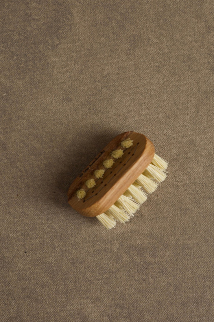 Beech Nail Brush