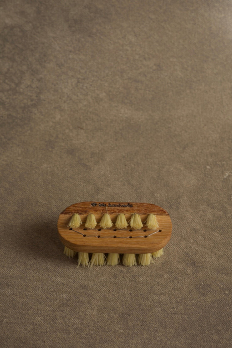 Beech Nail Brush