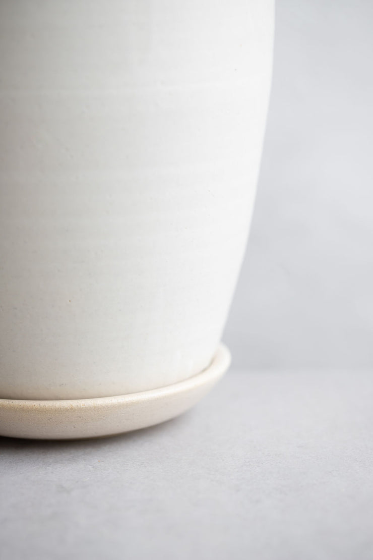 Ruffle Planter + Saucer - Sand