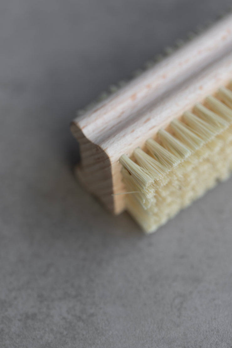 Maple Nail Brush