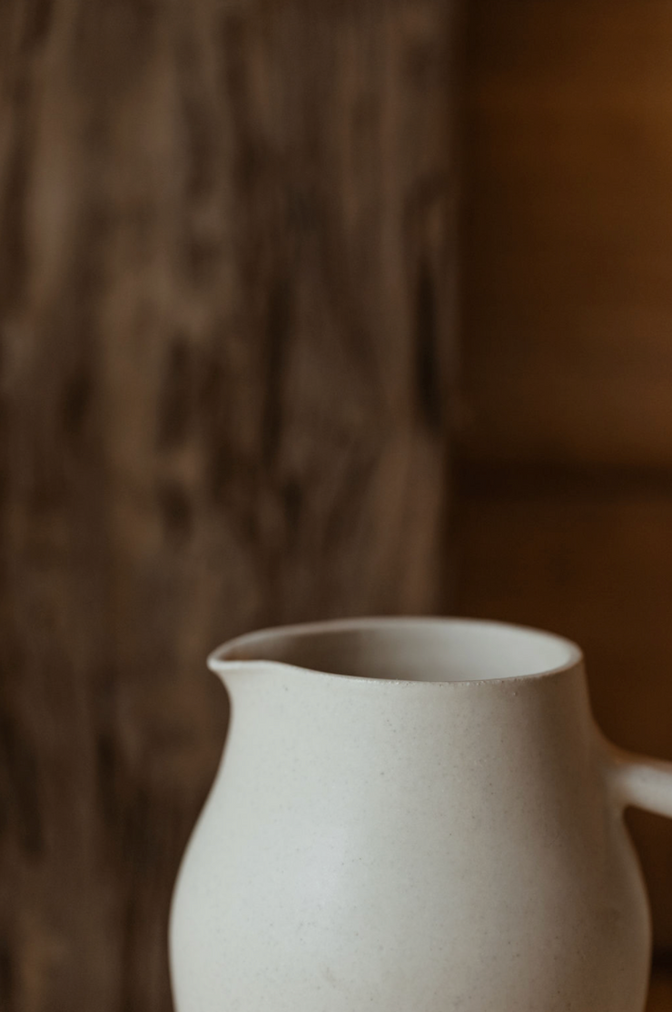 Trefoil Creamer - Sand