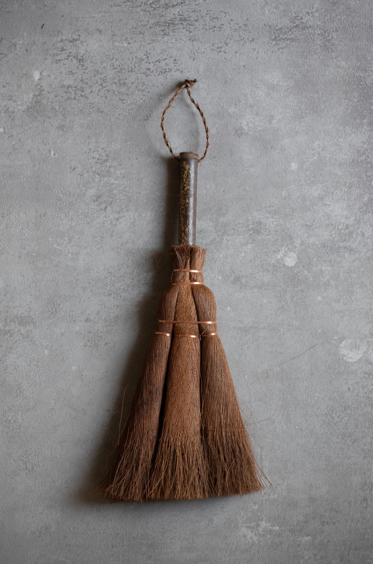 Table Broom