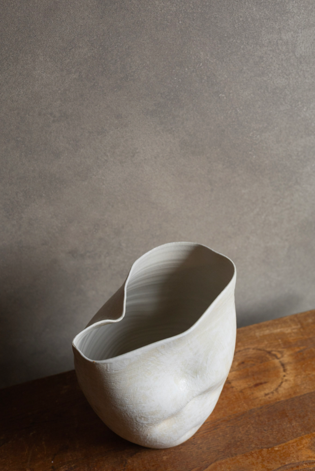 Rumpled Vase - Sand Hakame