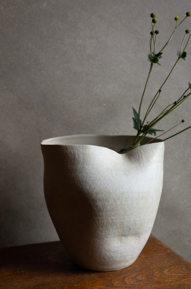 Rumpled Vase - Sand Hakame